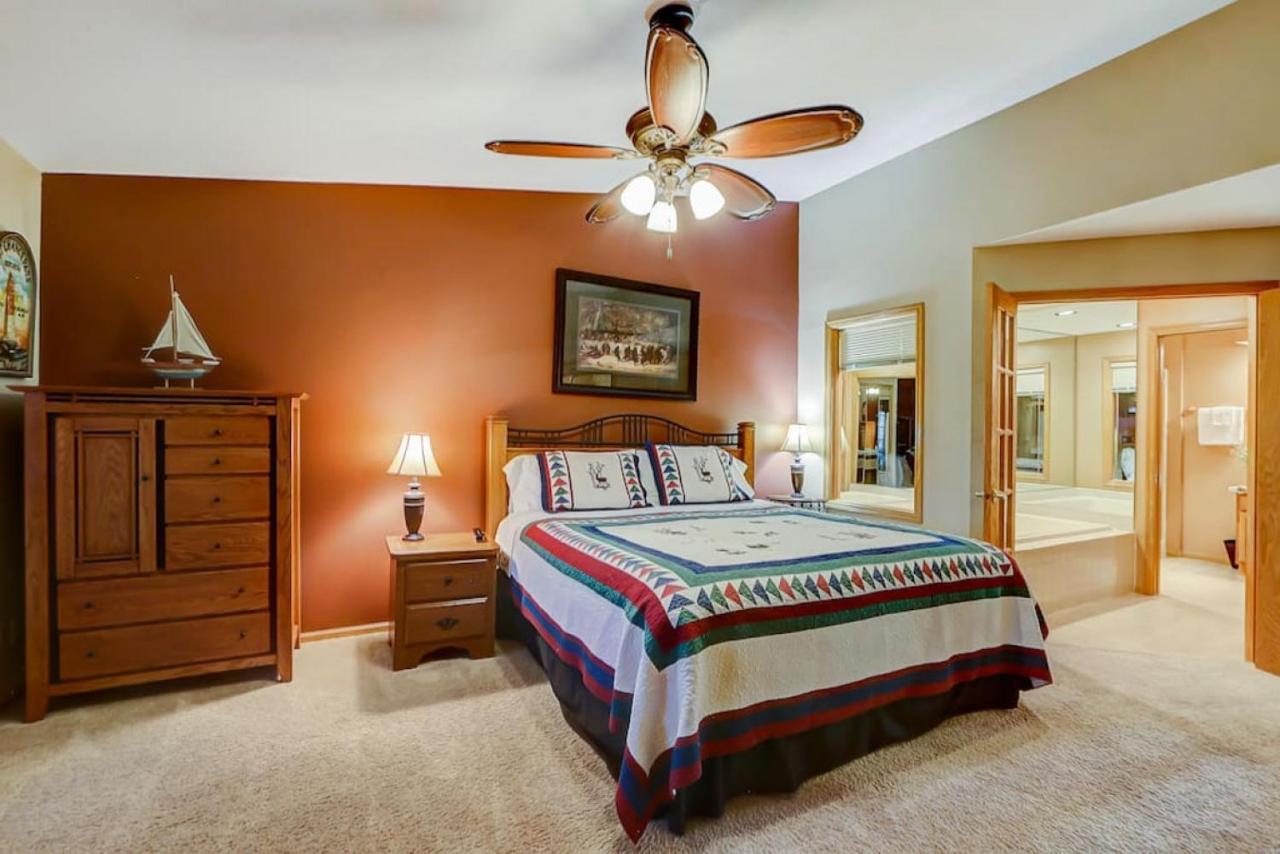 Brown Family Condo For Families Golf Trips And Girls Getaways 위스콘신 델즈 외부 사진