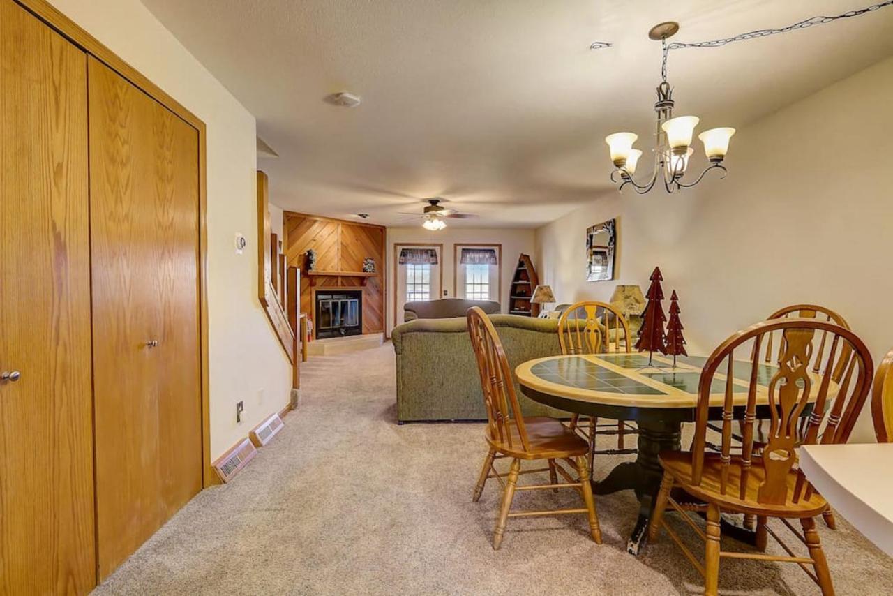 Brown Family Condo For Families Golf Trips And Girls Getaways 위스콘신 델즈 외부 사진