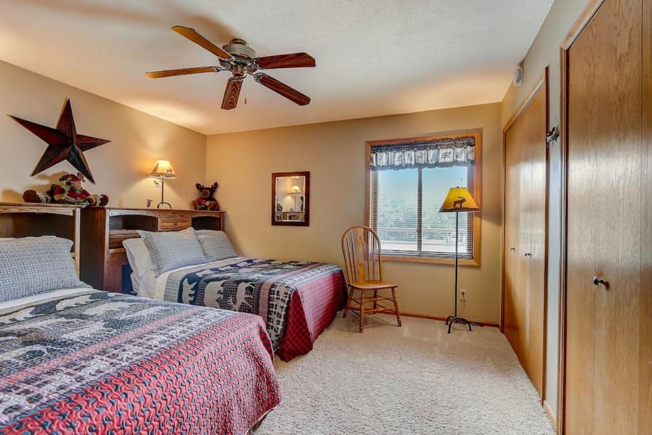 Brown Family Condo For Families Golf Trips And Girls Getaways 위스콘신 델즈 외부 사진