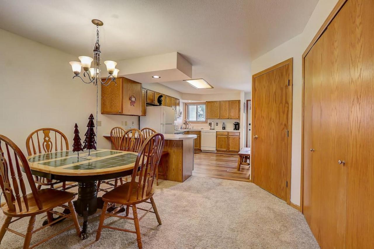 Brown Family Condo For Families Golf Trips And Girls Getaways 위스콘신 델즈 외부 사진